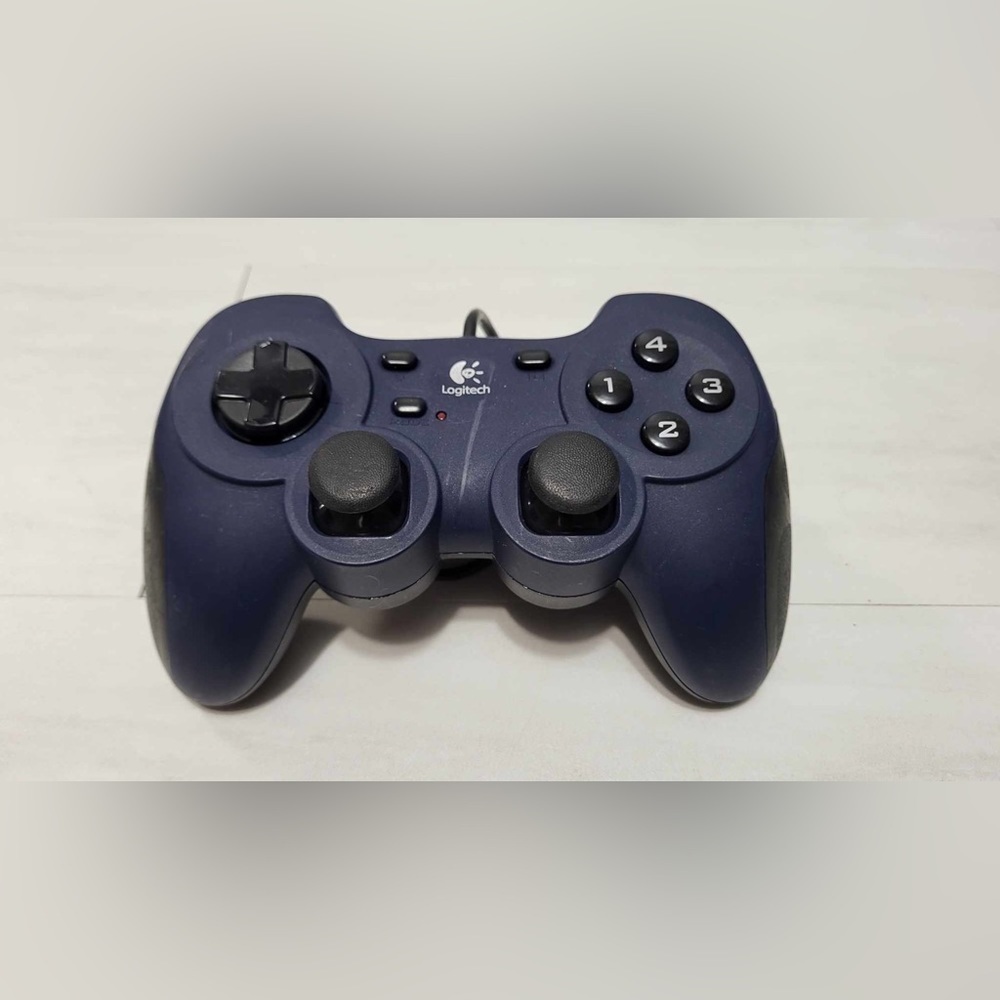 Logitech Dual Action USB game controller G-UF13A